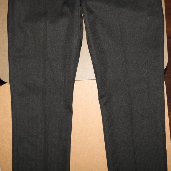 Perry Ellis Slim Fit Dress Pants - W35x31 Inseam - Picture 3 of 8
